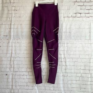 ALO leggings in XS
